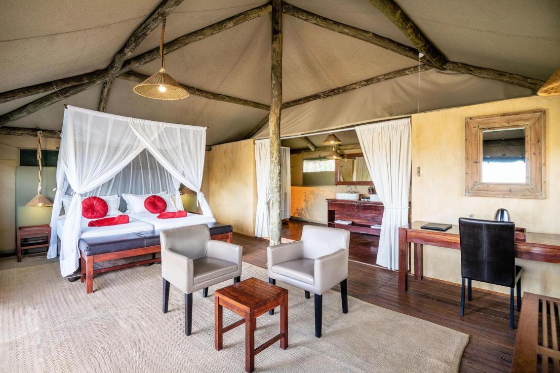 Eagle Tented Lodge & Spa Okaukuejo Esterno foto