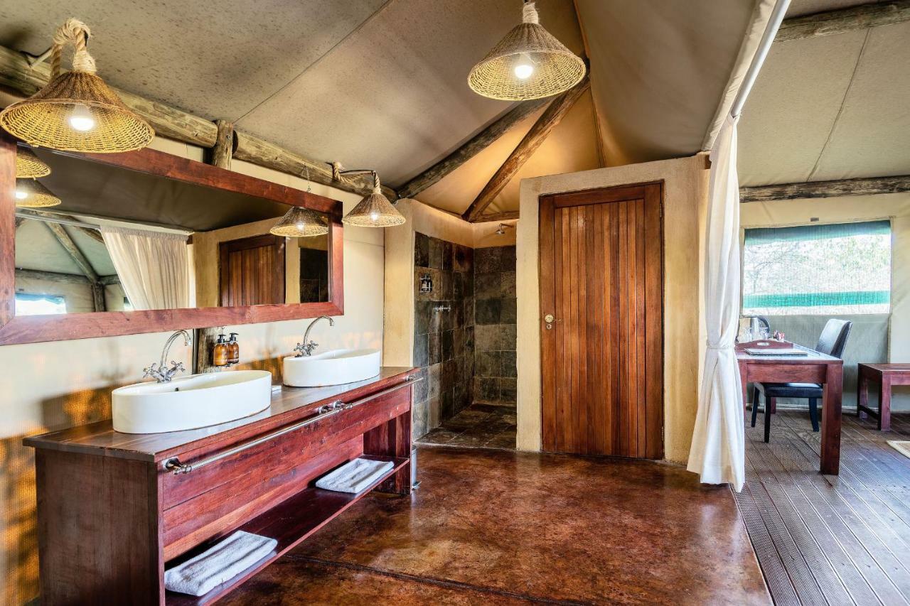 Eagle Tented Lodge & Spa Okaukuejo Esterno foto